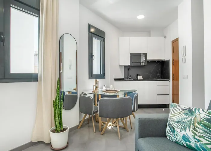 Cervantes Homes No2 דירה