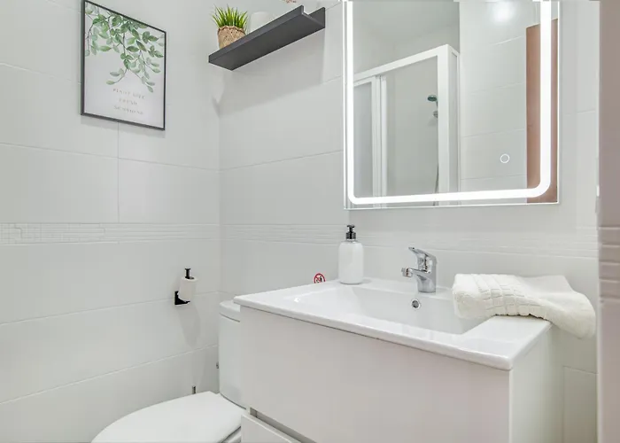 Cervantes Homes No2 דירה